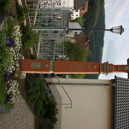 Hotel Zur Krone Birresborn Exterior foto