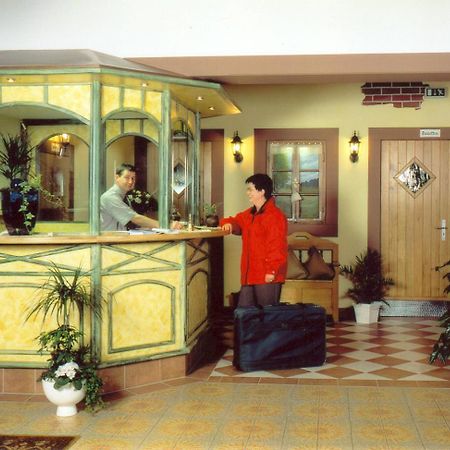 Hotel Zur Krone Birresborn Exterior foto